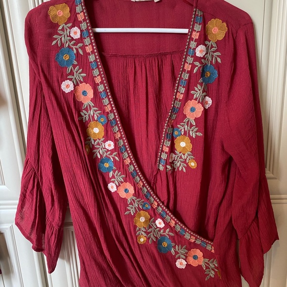 Embroidered Floral Top - Picture 2 of 3